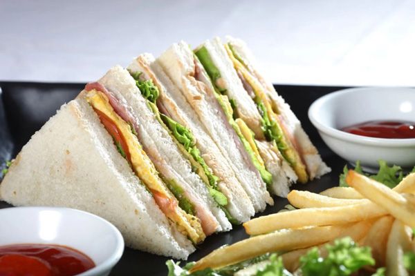 bánh mì sandwich kiểu Âu