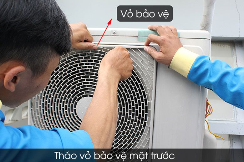 Vệ sinh dàn nóng: Tháo lớp vỏ