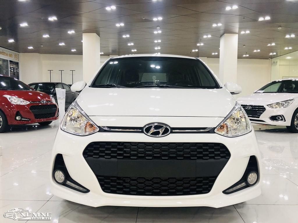 Với trang bị động cơ 1.2L hiện cả 2 phân khúc này đều có 3 phiên bản MT base và Hyundai Grand i10 MT và Hyundai Grand i10 AT.