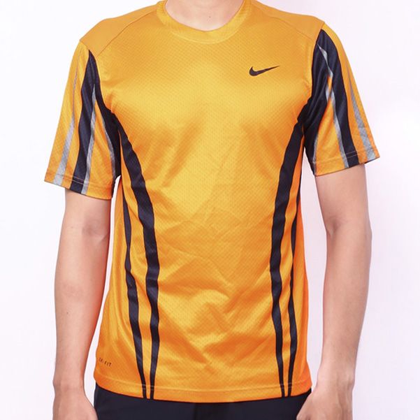 Shop quần áo thể thao Nike Tú Sport