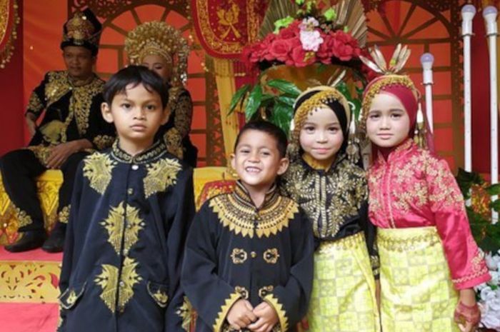 Sebutkan faktor-faktor keberagaman masyarakat di indonesia
