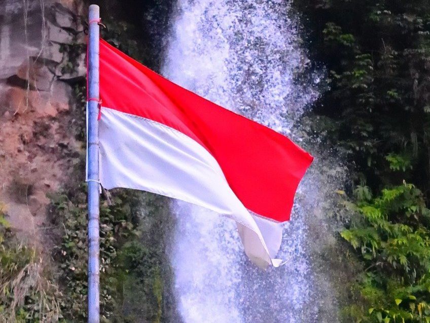 Pusaka kali merah putih saka dikibarkan terakhir sang tahun pada untuk bendera Sejarah Bendera