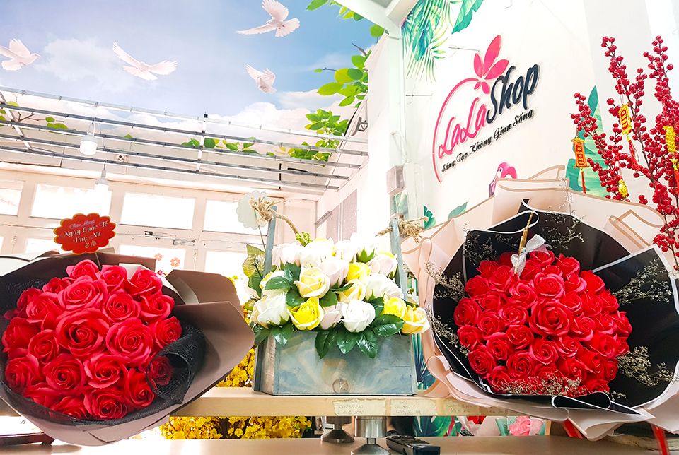 Lala Shop mang đến cho bạn quà Valentine giá rẻ và đẹp nhất