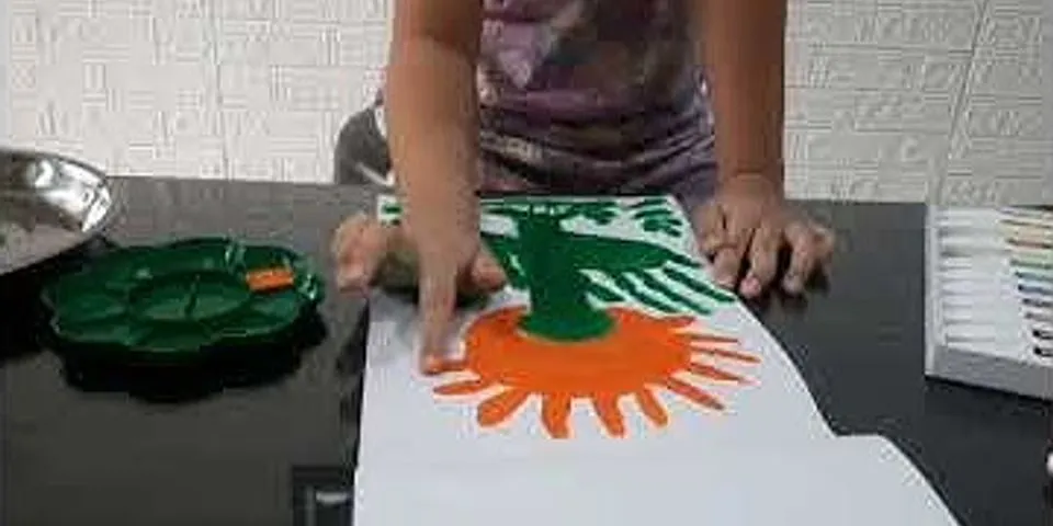 Alas yang digunakan untuk melukis finger painting adalah