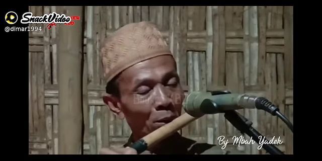 Alat musik yang dimainkan dengan cara dipukul adalah a angklung b sasando c calung d seruling bambu