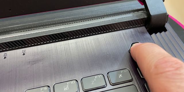 Asus laptop shuts down when plugged in