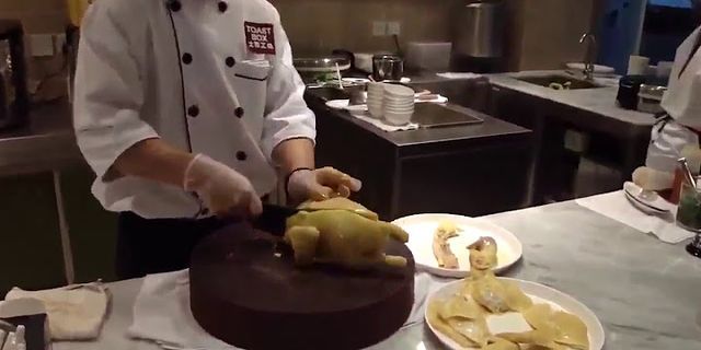 Cách chặt thịt gà rút xương