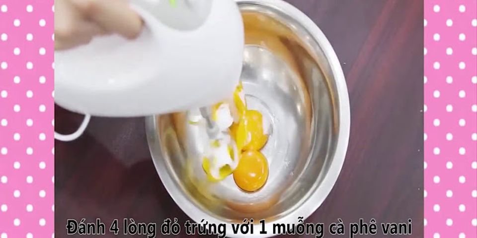 Cách làm bánh bông lan trứng muối cuộn