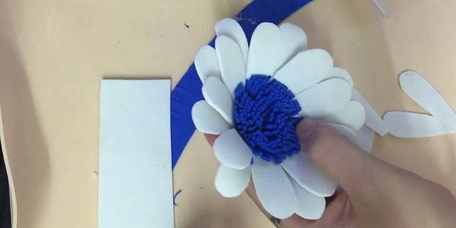 Cách làm hoa cúc bằng xốp