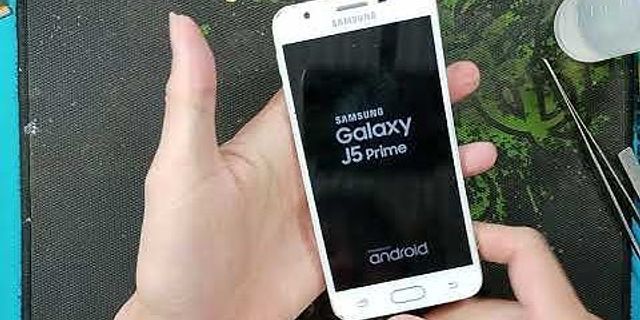 Cách tháo nắp lưng Samsung J5 Prime