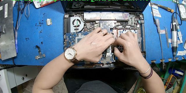 Cách tháo ổ cứng laptop toshiba