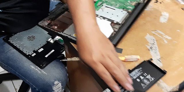Cara Melepas baterai Laptop Asus X453M