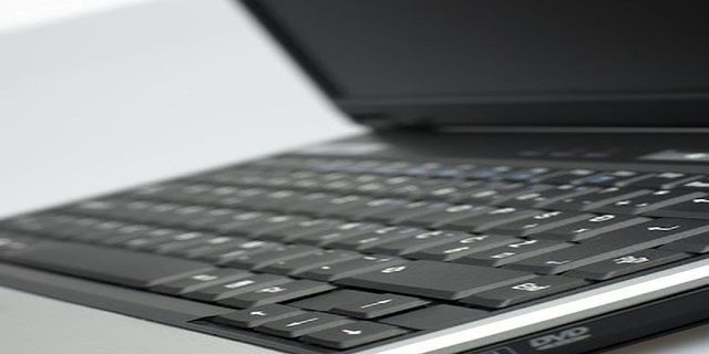 Check laptop model Dell