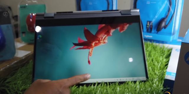 Laptop Dell yang bisa dilipat dan touchscreen