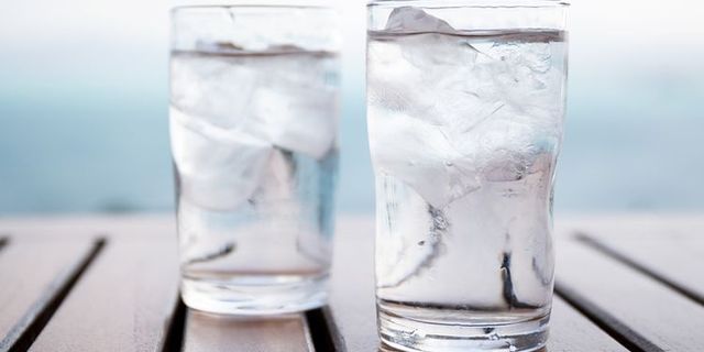 Top 10 mengapa es yang dimasukkan kedalam gelas berisi air panas maka es akan mencair dan air menjadi dingin? 2022