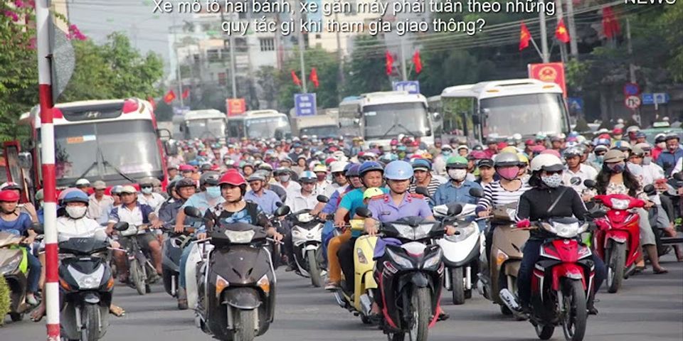 Người điều khiển xe mô tô hai bánh, xe gắn máy được chở tối đa hai người trong trường hợp nào