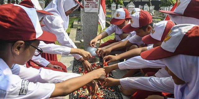 Top 10 rumuskan nilai-nilai kejuangan yang berkaitan dengan peristiwa proklamasi kemerdekaan indonesia 2022
