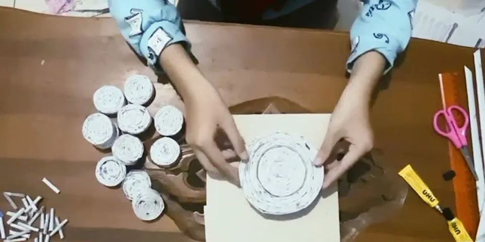 Teknik Yang Digunakan Dalam Pembuatan Kerajinan Dari Limbah Kertas