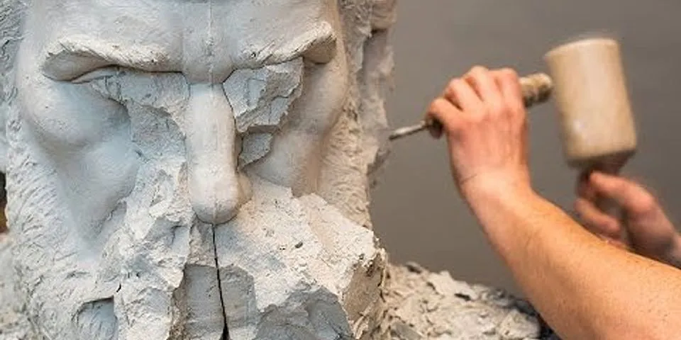 Teknik yang digunakan dalam pembuatan patung pada gambar di samping