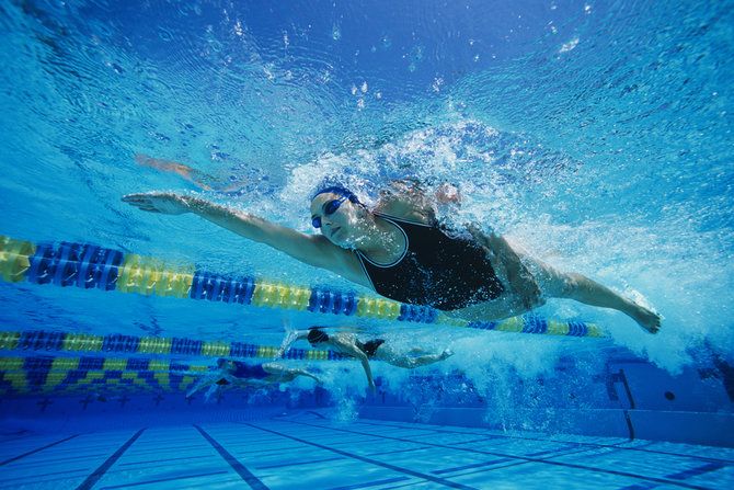 Agar tidak mengalami kram otot saat berenang sebaiknya sebelum berenang kita melakukan