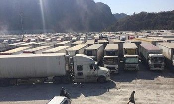 Còn hơn 4.460 xe hàng ùn ứ tại Lạng Sơn, có tài xế 'nằm chờ' suốt 20 ngày
