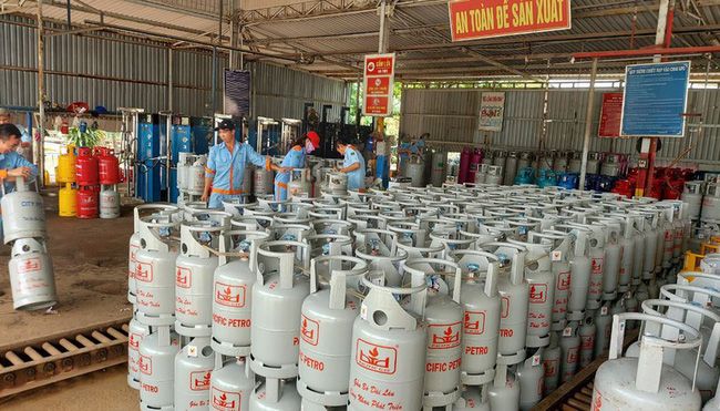 Giá gas tăng 16.000 đồng bình/12kg từ hôm nay