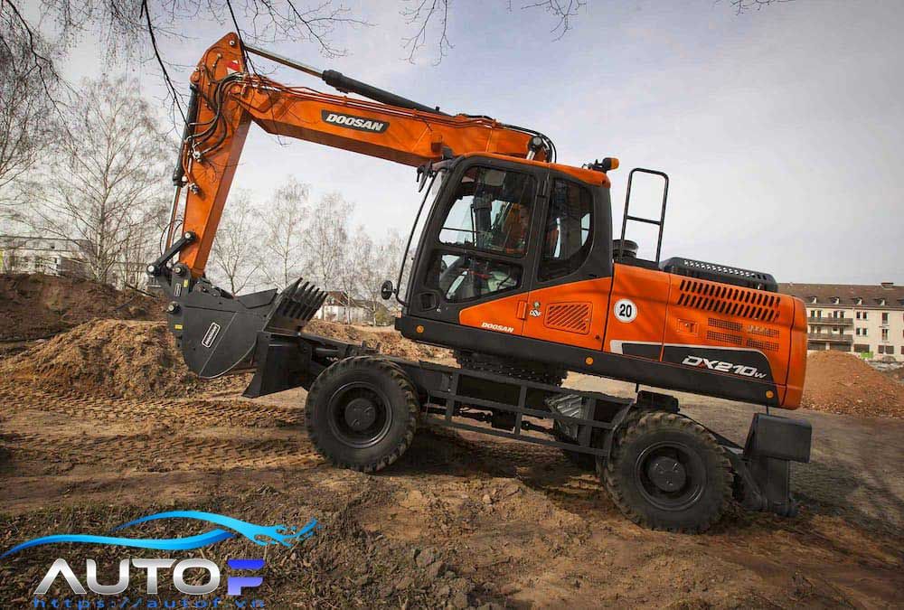 Máy xúc Doosan bánh lốp DX210W