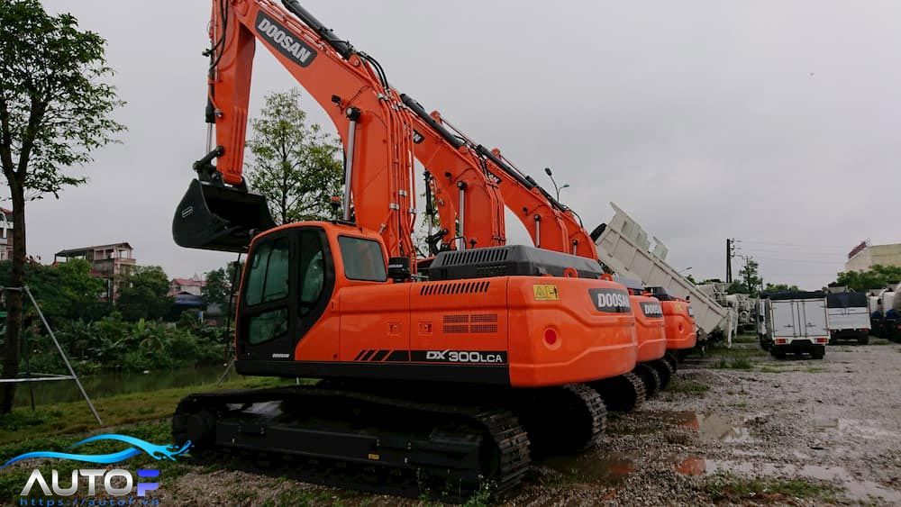 Máy xúc Doosan DX300LCA